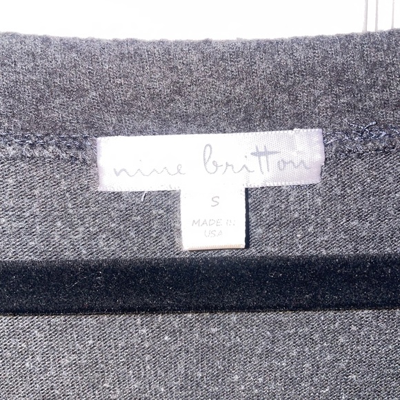 Gray Long Sleeve V-Neck - Picture 3 of 3